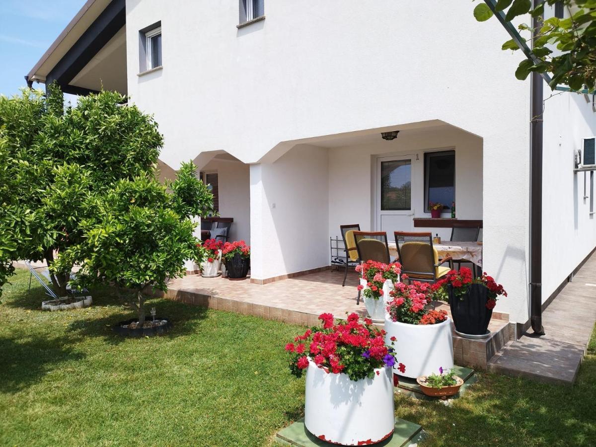 Marijan Apartment Pula Exterior photo