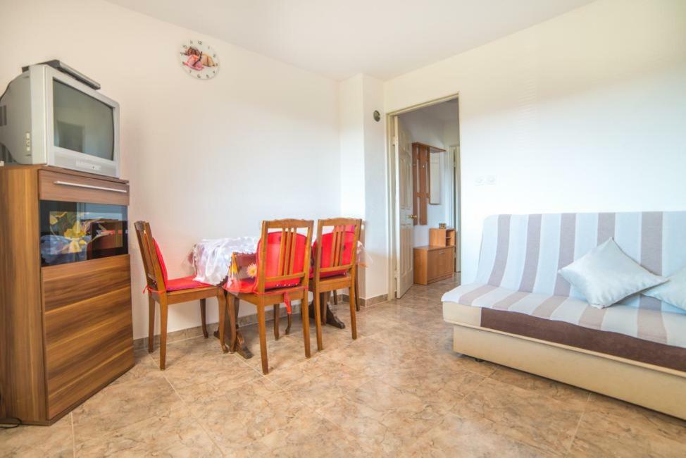 Marijan Apartment Pula Exterior photo