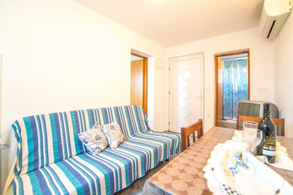 Marijan Apartment Pula Exterior photo